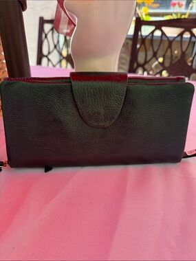 Sleek Black Leather Clutch Wallet - Women's Bag